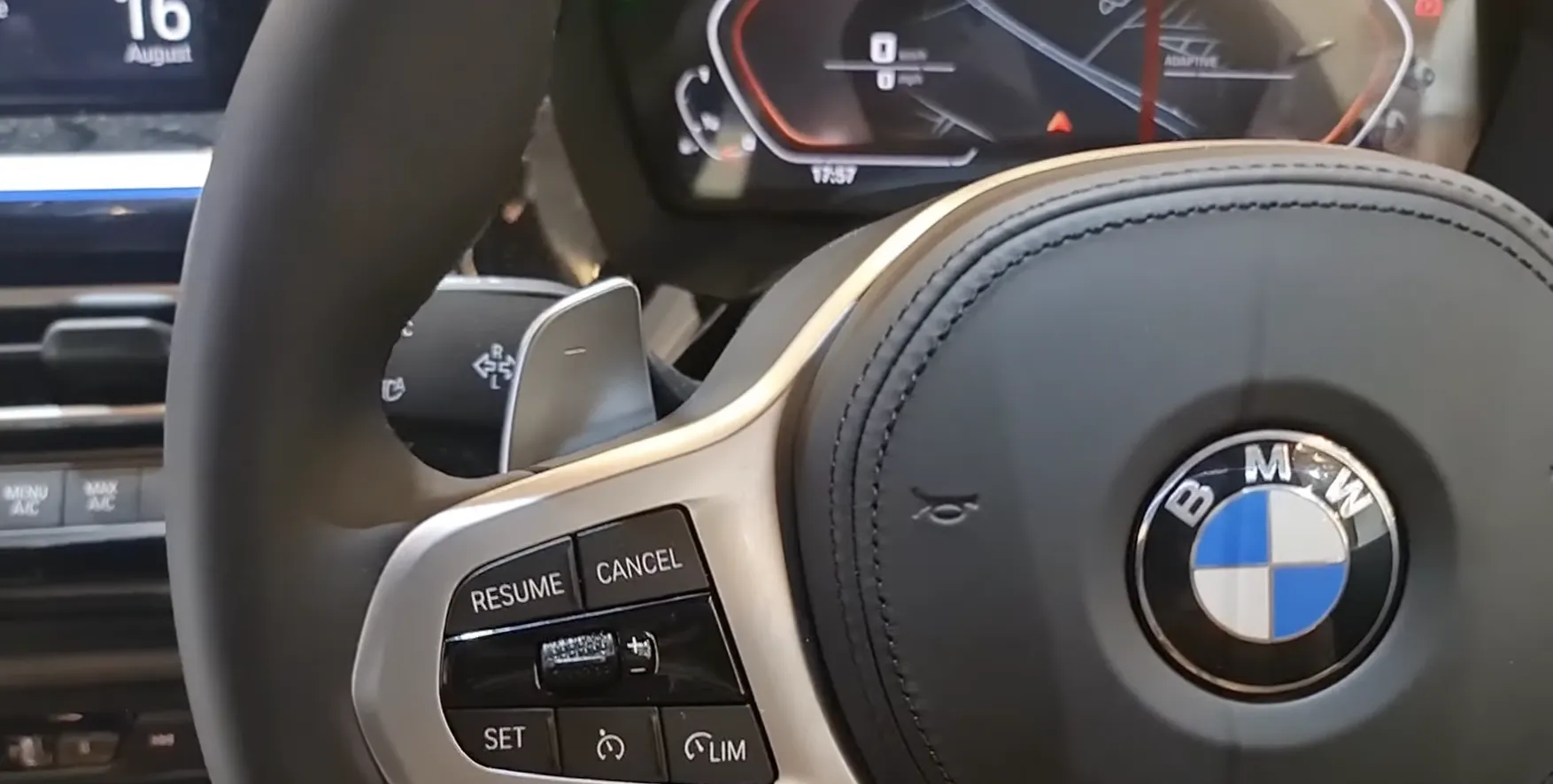 2023 BMW Z4 M40i steering wheel